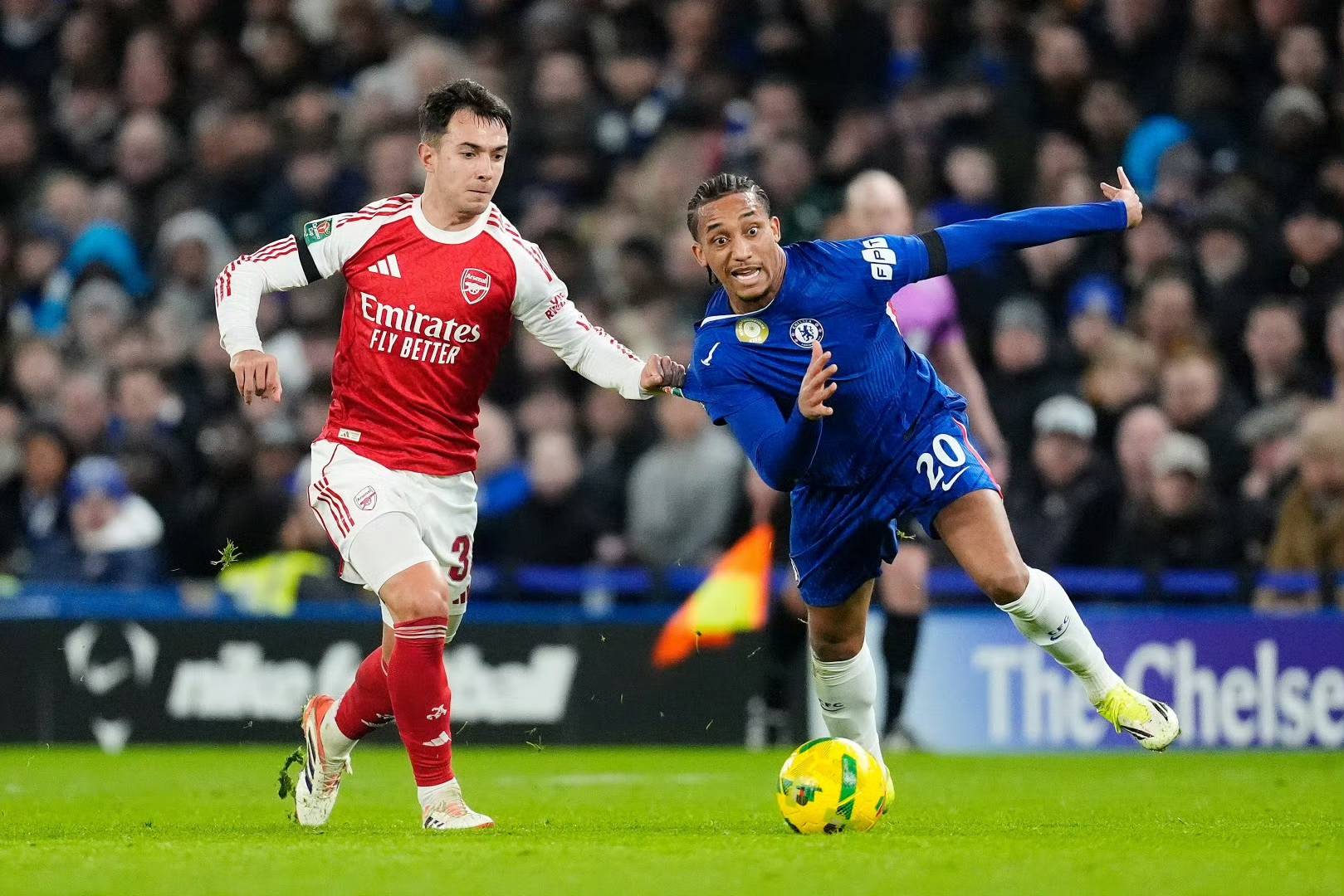 太狠了！冲刺阶段阿森纳调整名单以备国王杯风云突变国际米兰今夜队长鼓劲，皇家马德里今晚远射贴柱的简单介绍-超凡娱乐